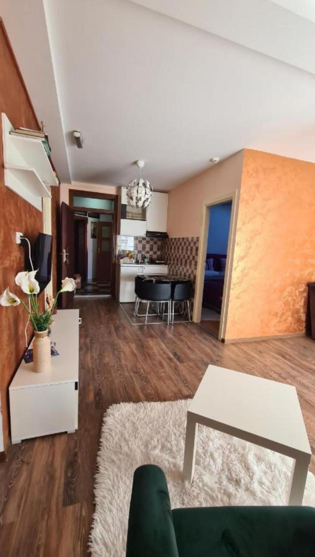Lux Apartments With Pool Dex Zemun Polje Buitenkant foto