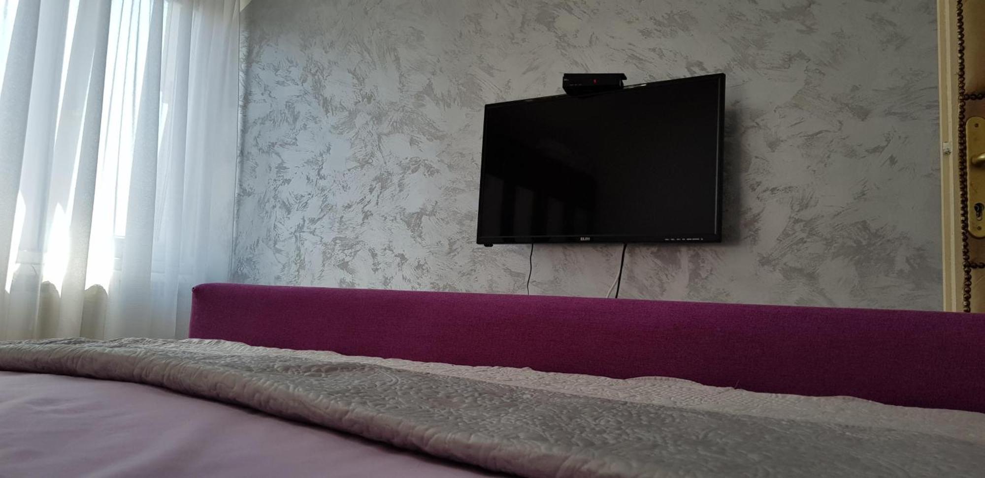 Lux Apartments With Pool Dex Zemun Polje Kamer foto